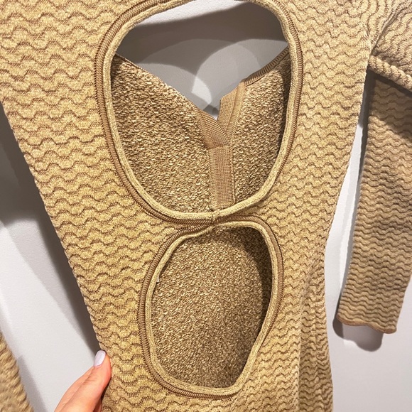 Jacquemus Olive Off-Shoulder Dress - Picture 6 of 9